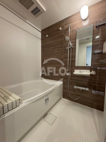 バス・シャワールーム　コンフォリア・リヴ大阪本町　浴室