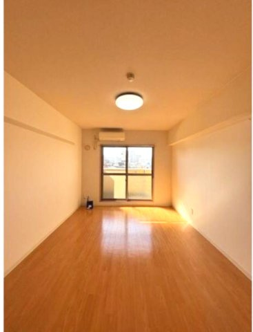 居室・リビング　※写真は同じマンションの違う部屋のものになります。