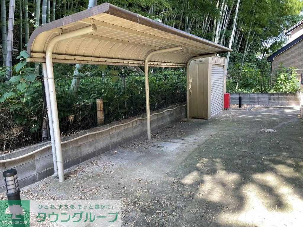 玄関　庭