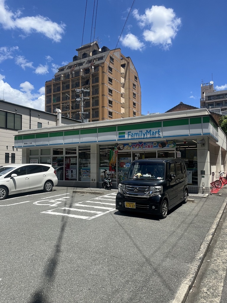 コンビニ　ファミリーマート福岡清川二丁目店（コンビニ）まで110m
