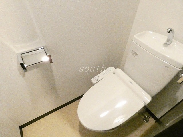 トイレ　ウォシュレット付きのトイレ