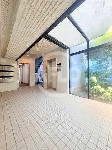 ロビー　ロイヤル山崎　ロビー