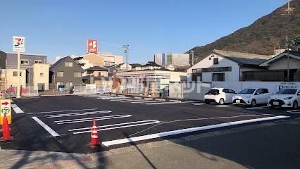 コンビニ　セブンイレブン　門司高田店（コンビニ）まで956m