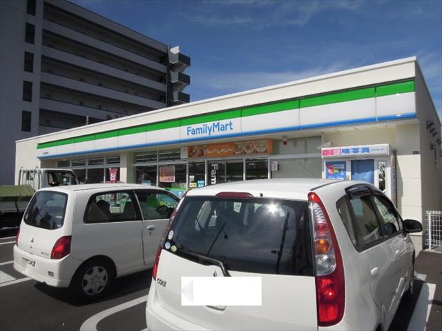 コンビニ　ファミリーマート岡山新屋敷店（コンビニ）まで312m