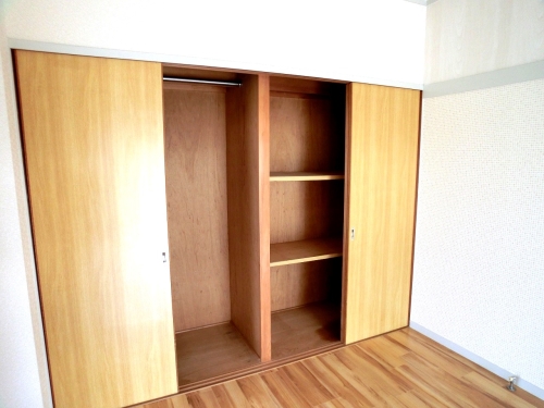 収納　改装工事中のため別部屋参考写真