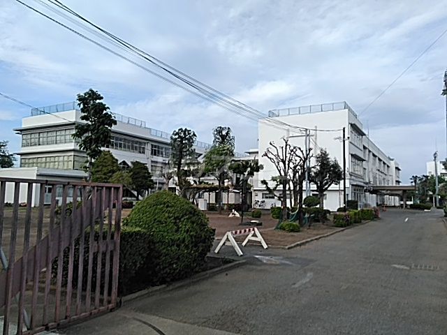 中学校　立川市立立川第二中学校（中学校）まで561m