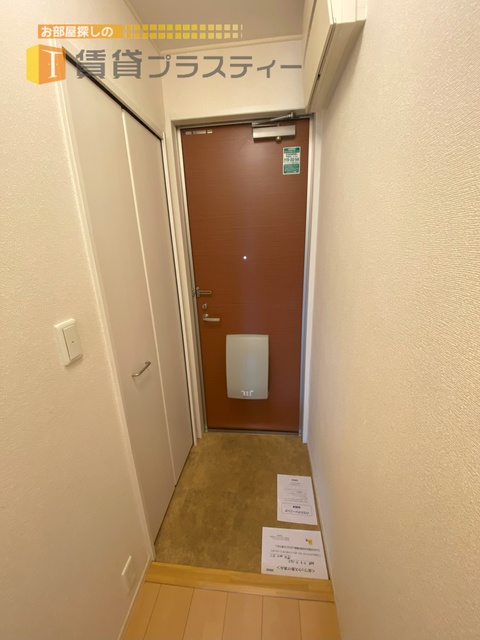 玄関　シューズクローク付き。