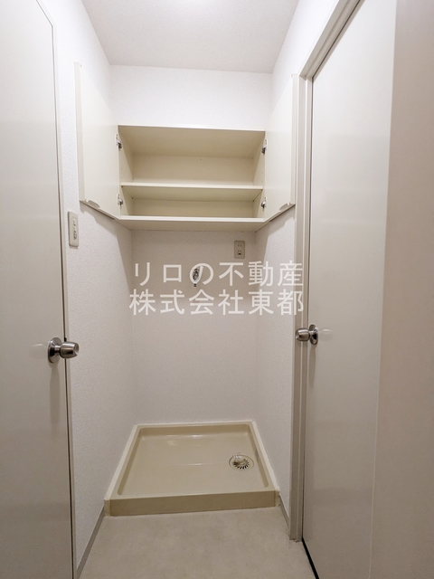 その他　上部収納棚あり！室内洗濯機置き場です♪