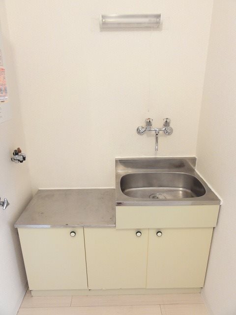 キッチン　別部屋参考写真掲載。
