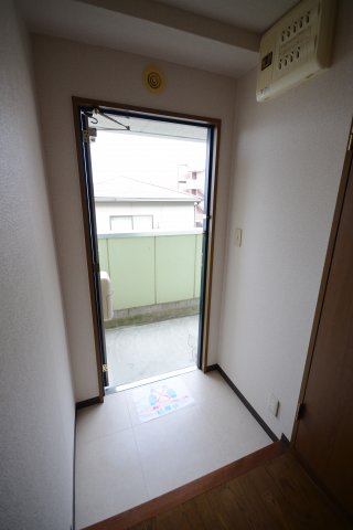 玄関　別号室の写真です。ご参考までに