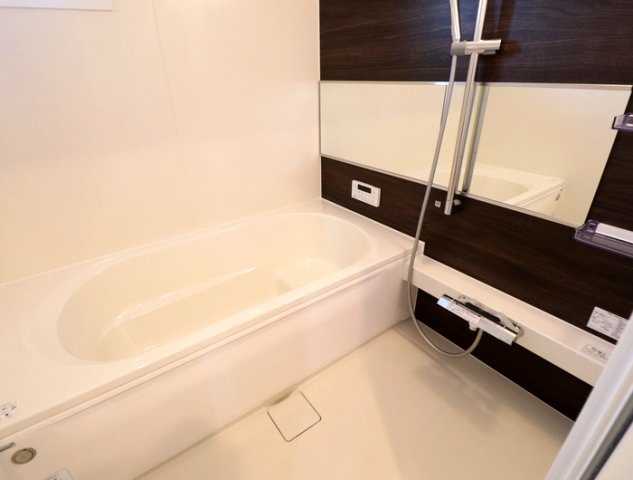 バス・シャワールーム　※同タイプの部屋写真です