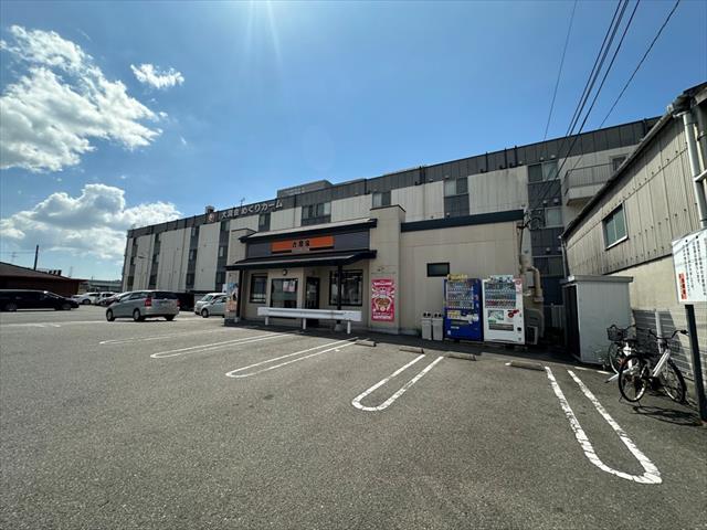 飲食店　吉野家（飲食店）まで571m