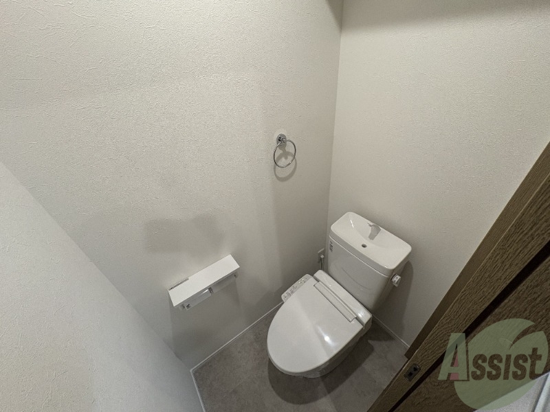 トイレ　トイレには、シャワートイレ機能が付いております。