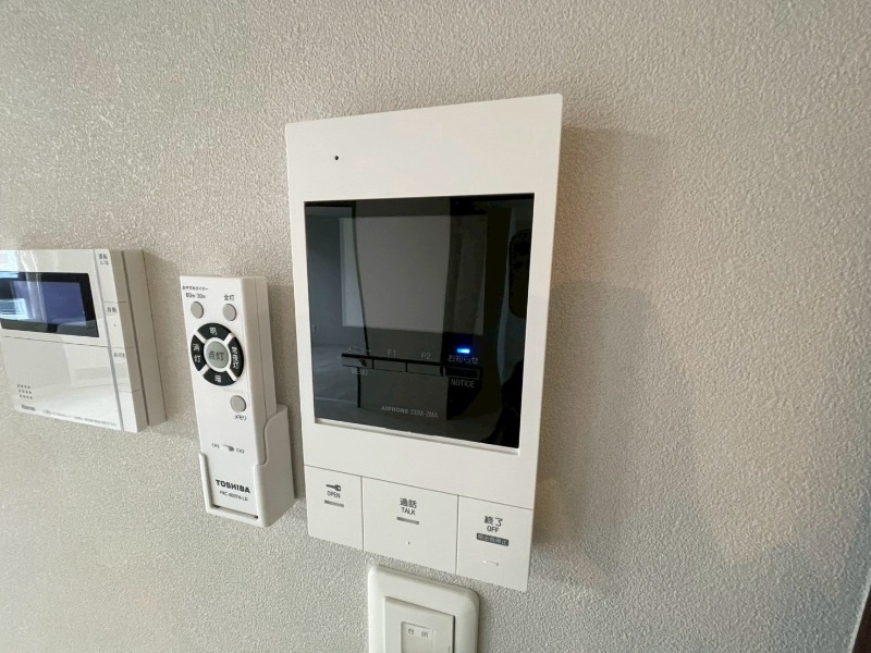 セキュリティ　ＴＶモニター付インターホンです。来客者の顔が見えるので安心！