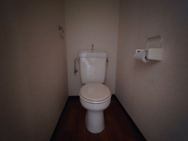 トイレ　別号室の写真です