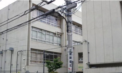 小学校　新宿区立鶴巻小学校（小学校）まで337m