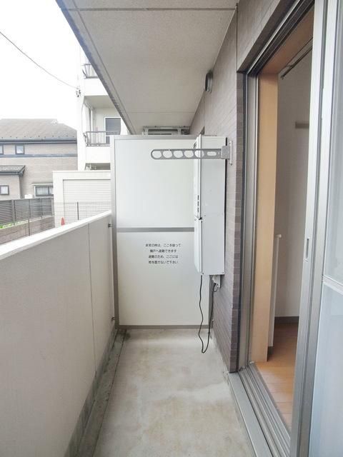 バルコニー　♪お布団を難なく干せる大きなバルコニー付き♪