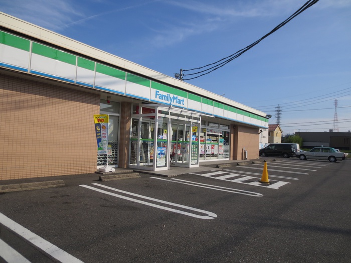 コンビニ　ファミリーマート 一宮森本店（コンビニ）まで1046m