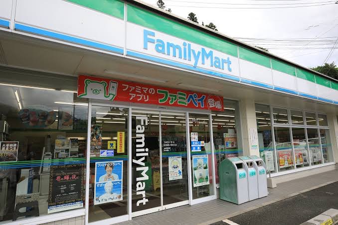 コンビニ　ファミリーマート名古屋浅間町店（コンビニ）まで455m