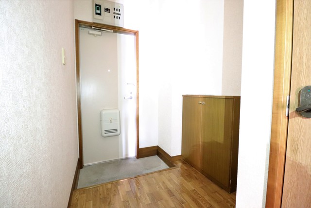 玄関　２０３号室