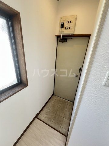 エクレールIVの玄関写真