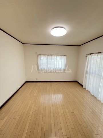 エクレールIVの居間写真