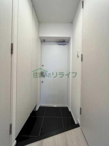 玄関　※参考写真です。似た間取りの別部屋になります。