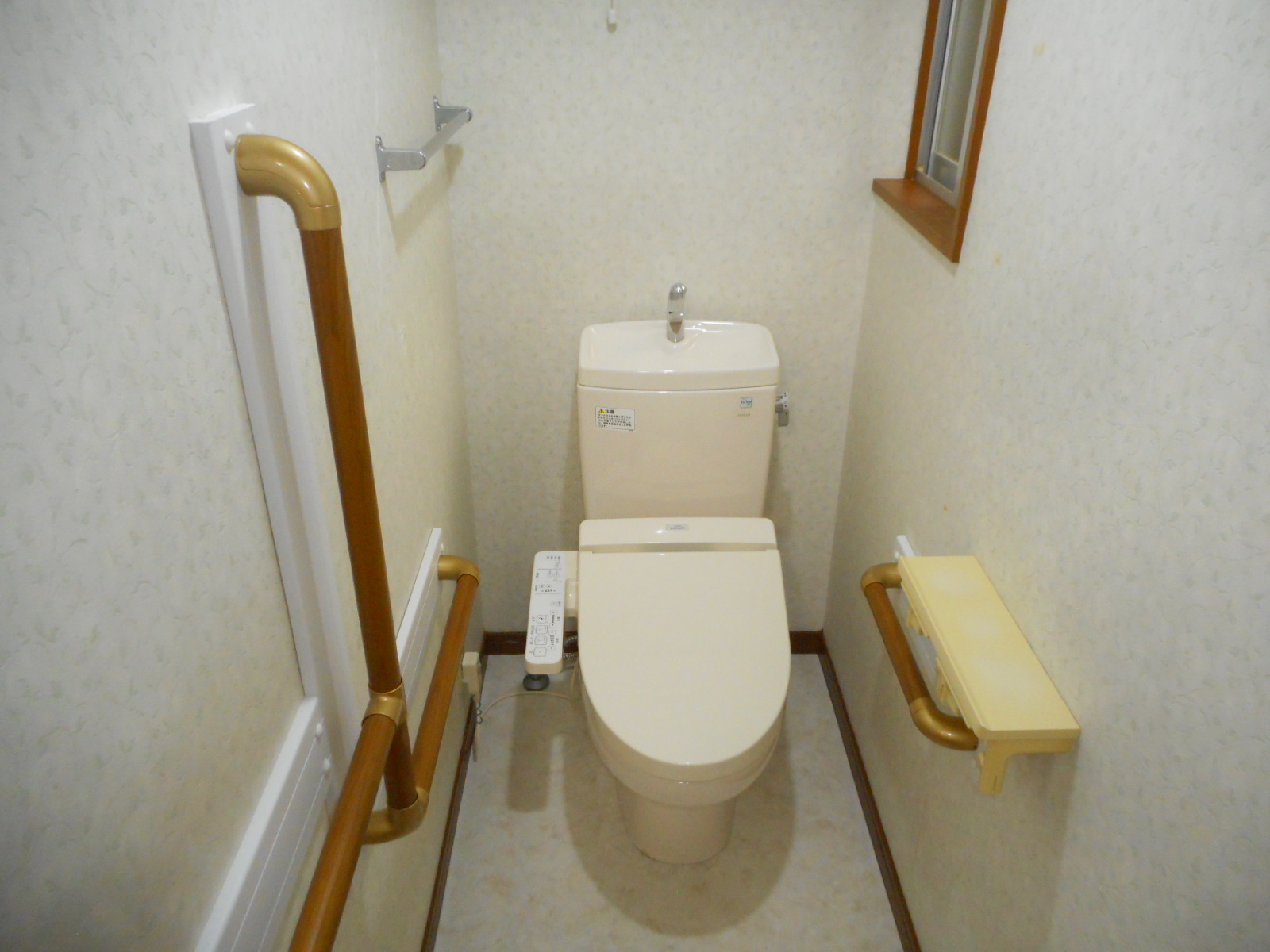 地下鉄東西線 御陵駅 徒歩22分 2階建 築59年のトイレ写真