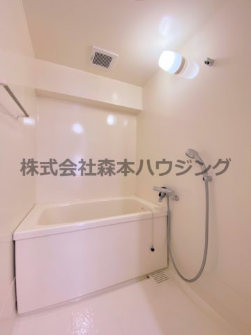 バス・シャワールーム　落ち着いた空間のお風呂です