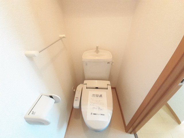 トイレ　落ち着いたトイレです