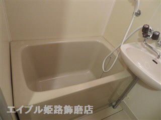 バス・シャワールーム　写真は反転のお部屋です