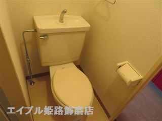 トイレ　写真は反転のお部屋です