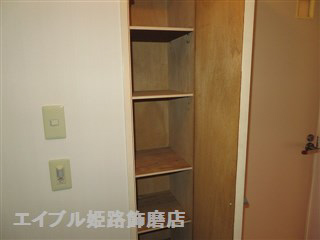 収納　写真は反転のお部屋です