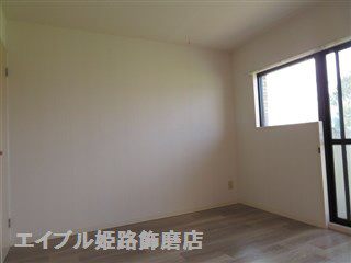 居室・リビング　写真は反転のお部屋です