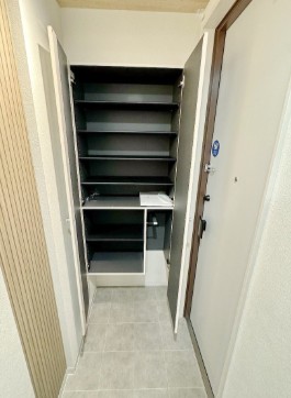 玄関　※別部屋参考写真