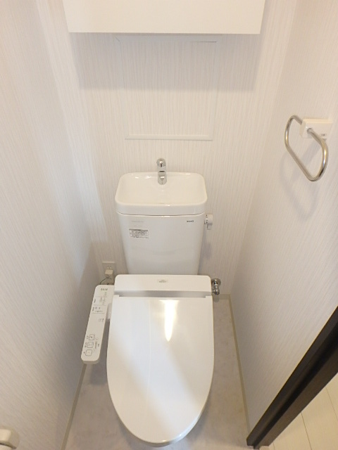 都営新宿線 住吉駅 徒歩6分 7階建 築11年のトイレ写真