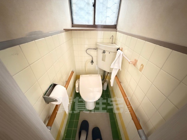 南海泉北線 深井駅 徒歩29分 2階建 築42年のトイレ写真