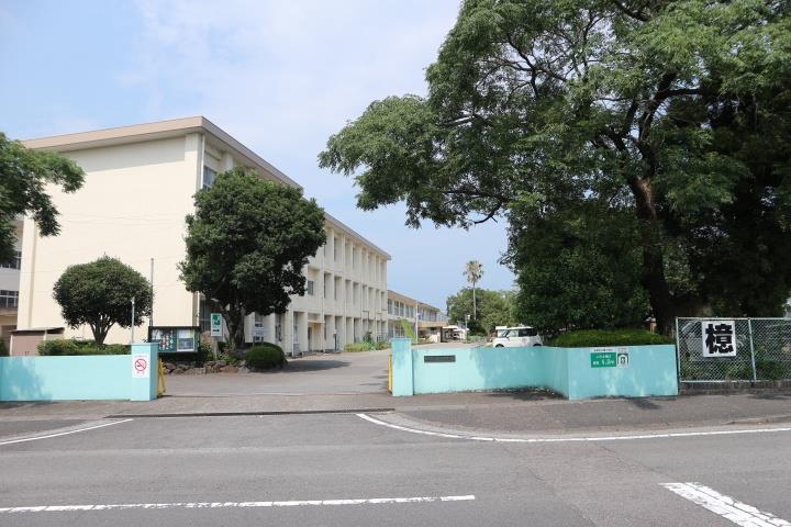 小学校　檍小学校（小学校）まで700m