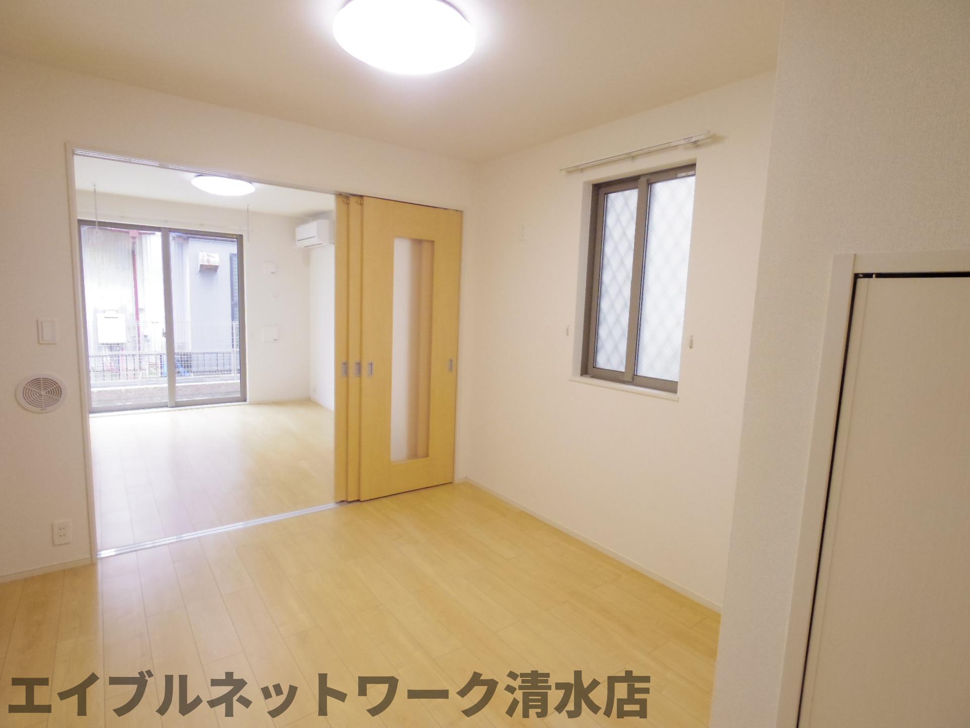 居室・リビング　同物件同タイプ