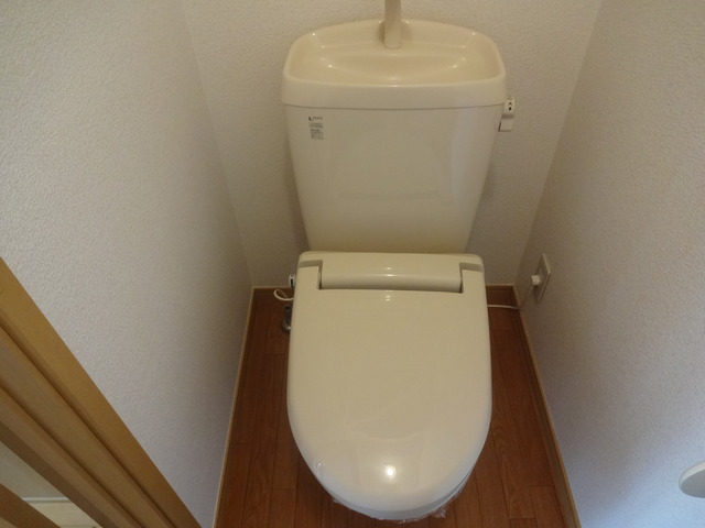 トイレ　ウォシュレット付きトイレです！