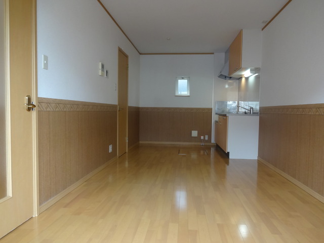 居室・リビング　10.5帖の広さ！南向きで日当たり良好です！