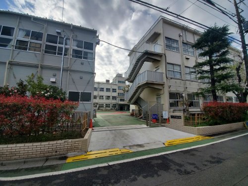 【岩井マンションの小学校】