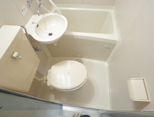 近鉄奈良線 富雄駅 徒歩9分 5階建 築37年のトイレ写真