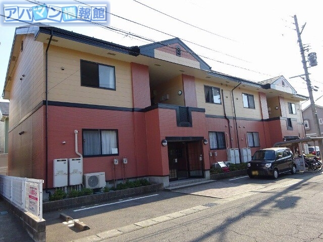 新潟市西区ときめき西のアパートの建物外観