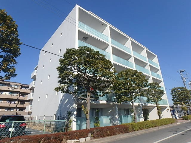 江戸川区清新町のマンションの建物外観