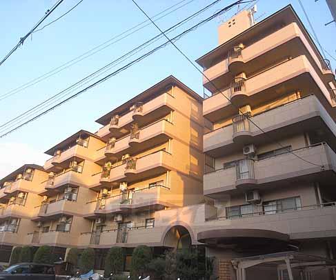 京都市左京区一乗寺払殿町のマンションの建物外観