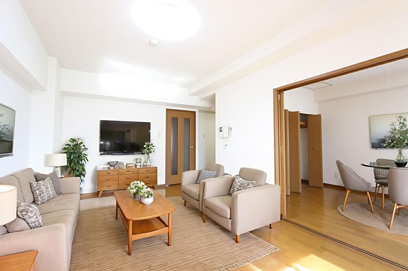 居室・リビング　本画像はCGで作成しており実際に現地に家具は置かれてません。