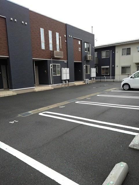 【東かがわ市白鳥のアパートの駐車場】