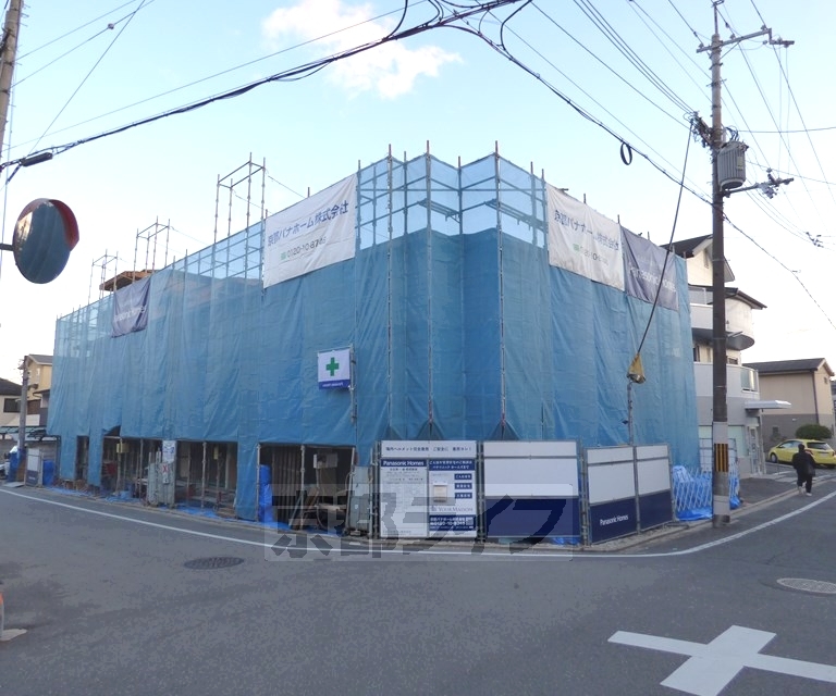 【京都市北区紫竹北大門町のアパートの建物外観】