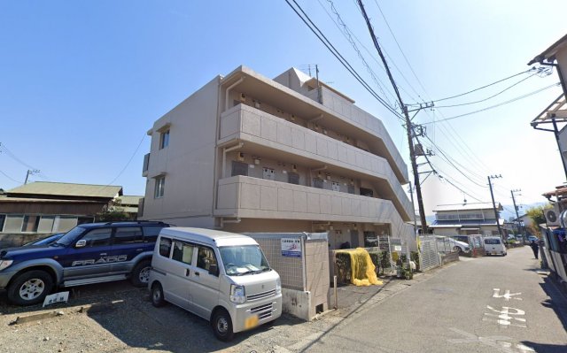 足柄上郡松田町松田惣領のマンションの建物外観